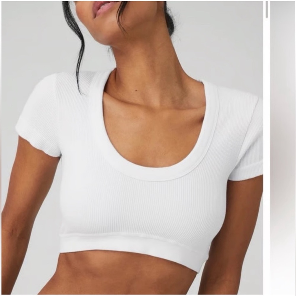 ALO Yoga White Seamless Ribbed Cropped Serene Short Sleeve Top (L)